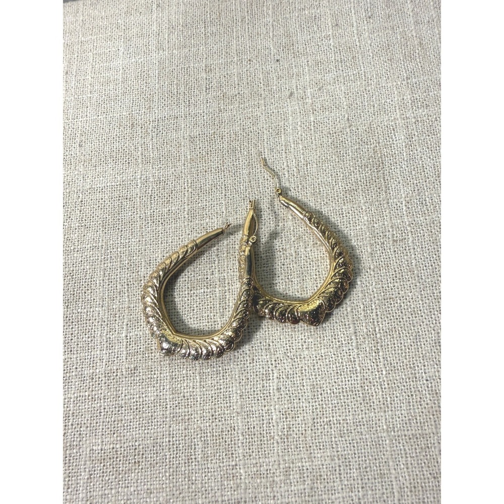 Shania hoop earring heart goldtone western chic fall favorites cute jeans outfit